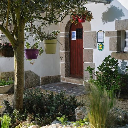 Les Roses Bed & Breakfast Santec Bagian luar foto