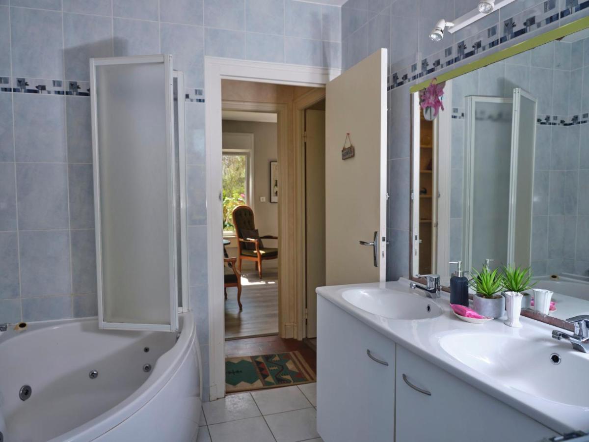 Les Roses Bed & Breakfast Santec Bagian luar foto