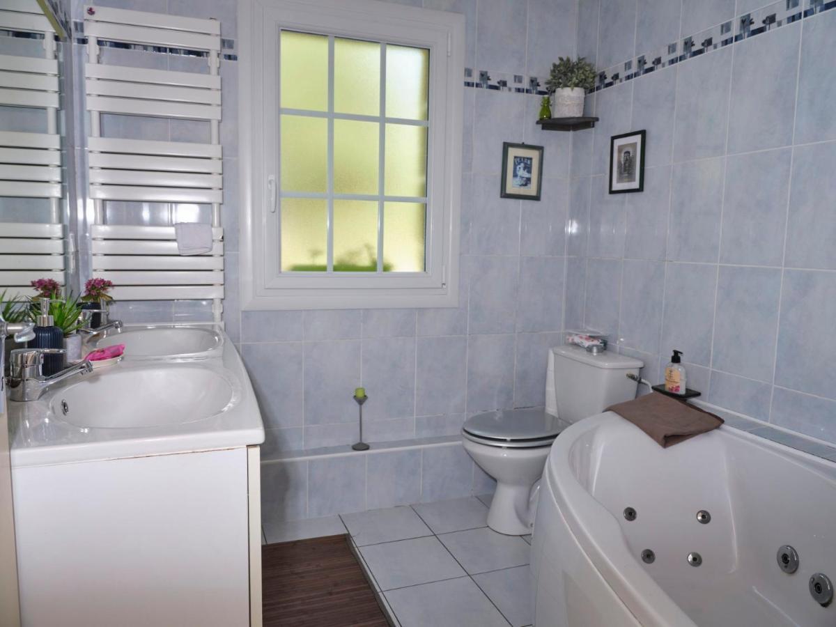 Les Roses Bed & Breakfast Santec Bagian luar foto