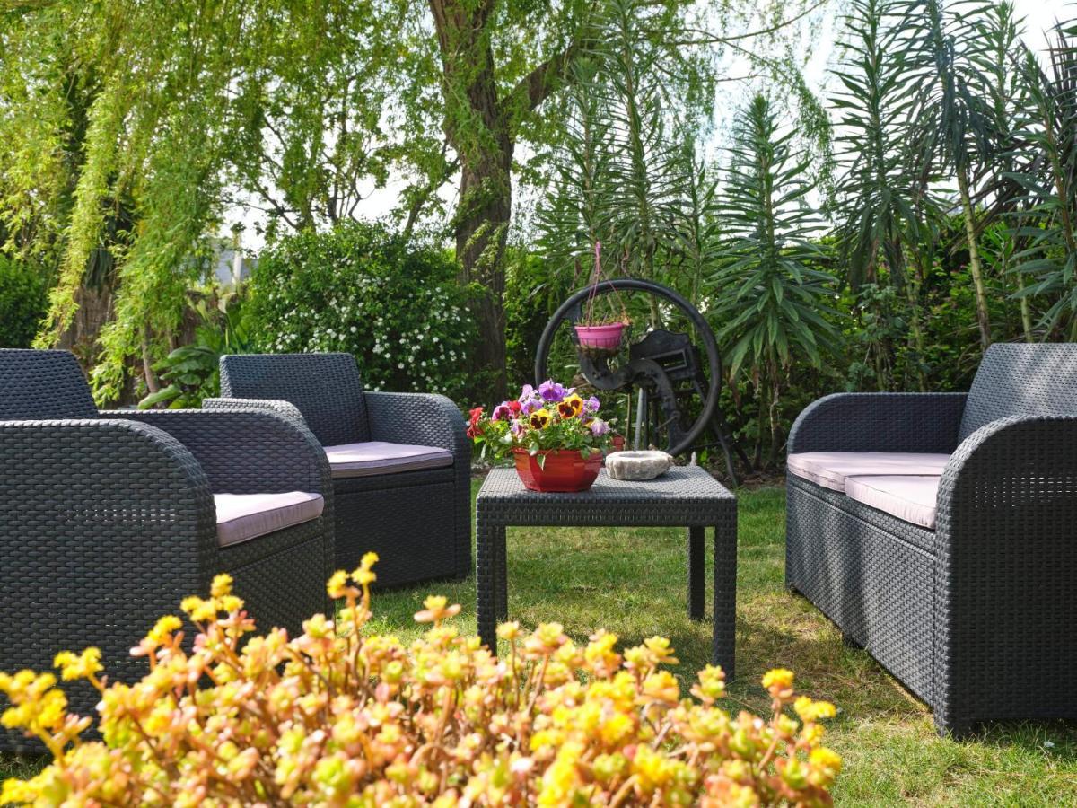 Les Roses Bed & Breakfast Santec Bagian luar foto