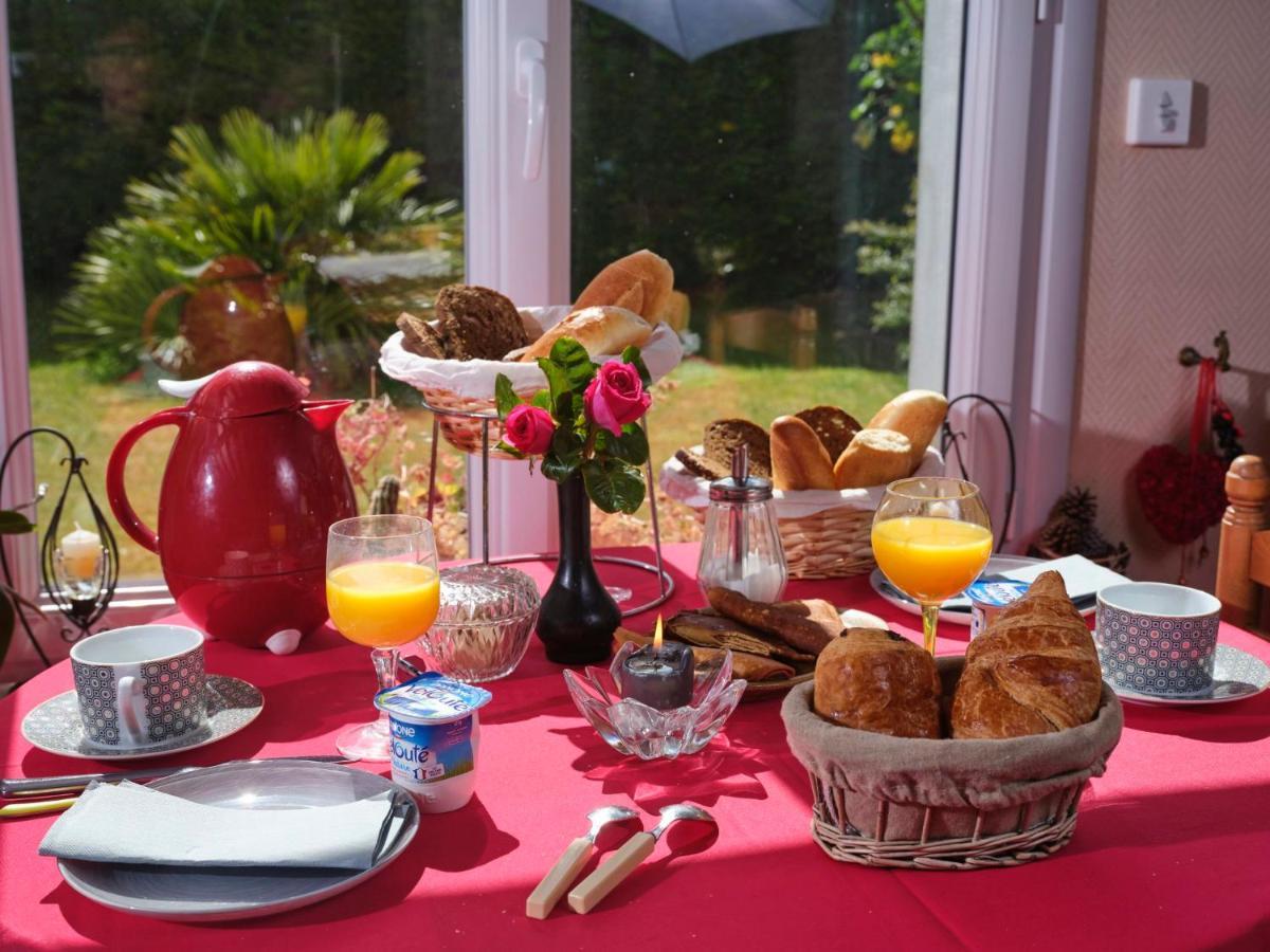 Les Roses Bed & Breakfast Santec Bagian luar foto